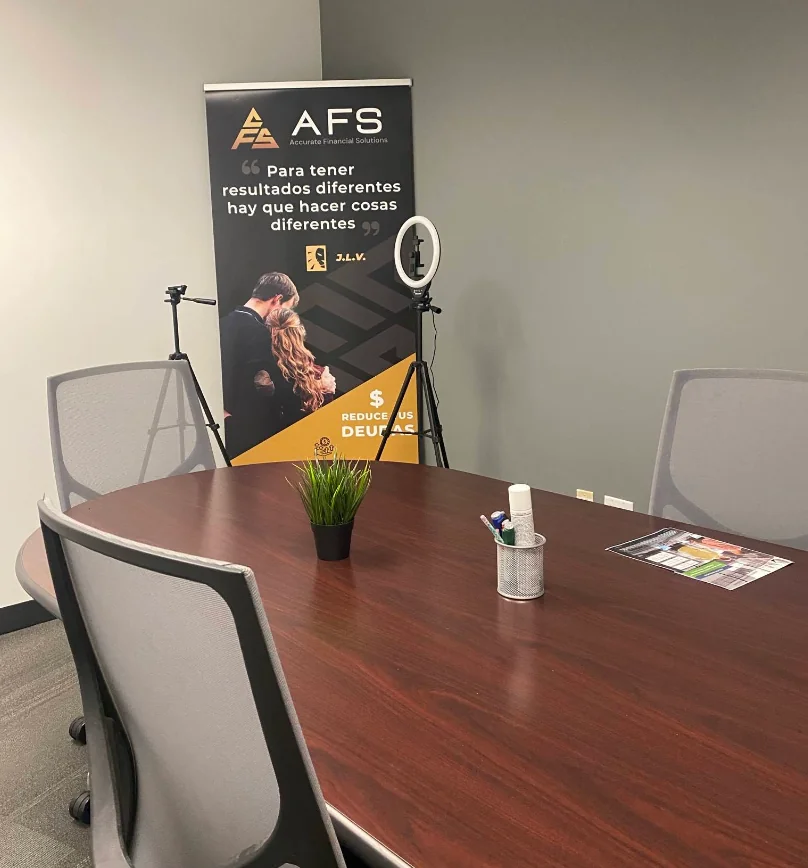 Sala de reuniones en la oficina de AFS en Miami